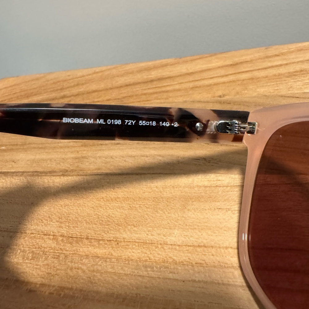 Moncler Pink Sunglasses Modern Rectangular Design - Picture 4 of 5